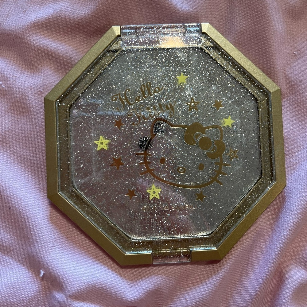 Rare 2008 Sanrio Hello Kitty Handheld Mirror.